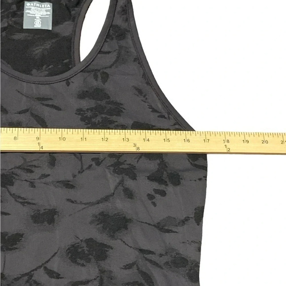 Athleta gray floral seamless top - Picture 5 of 8
